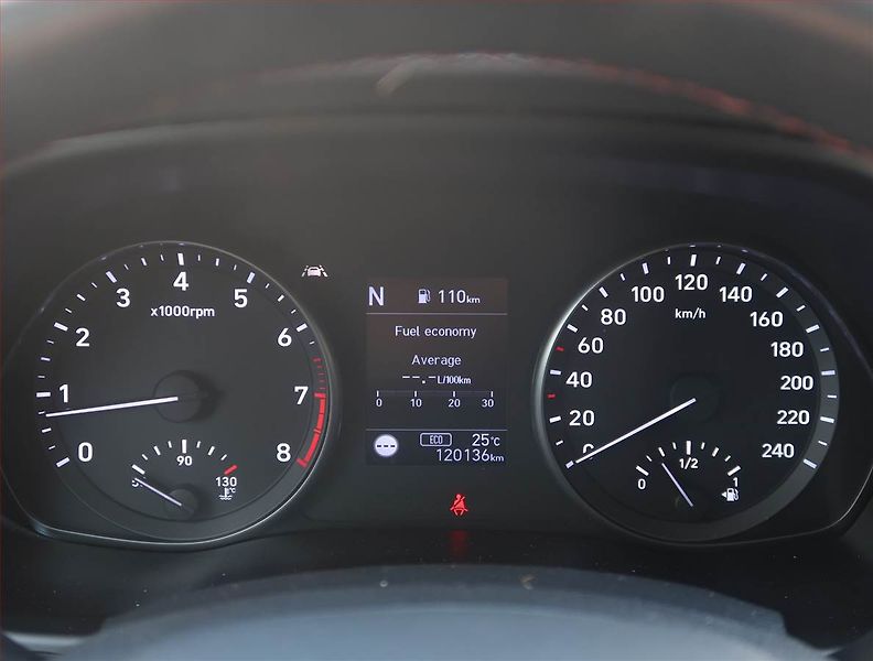 Hyundai i30 (2022) N-Line 1.5 T-GDI MHEV, ČR - fotka 11 z 21