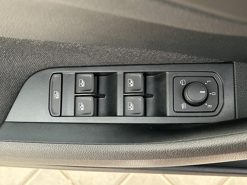 Škoda Kamiq 1.5 TS Top selection - fotka 14 z 28
