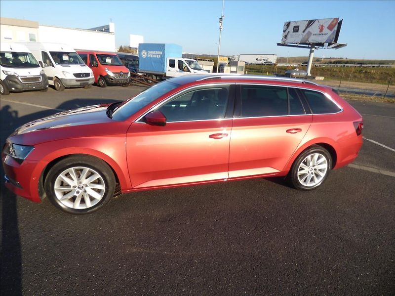 Škoda Superb 2,0 TDI DSG,Bi-Xenon,model 201 - fotka 6 z 45