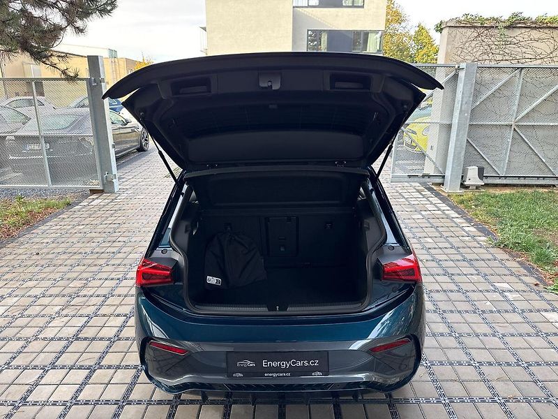 Cupra Born 170 kW eBoost FULL LED 63kWh - fotka 35 z 39