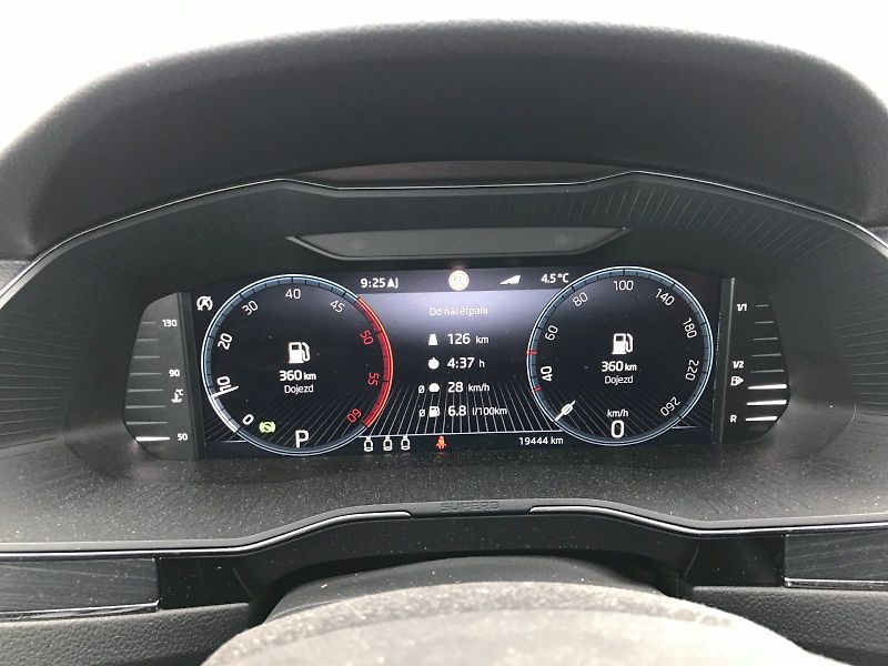 Škoda Superb (2023) COM GRT STY Plus TD 110/2.0 7D - fotka 13 z 25