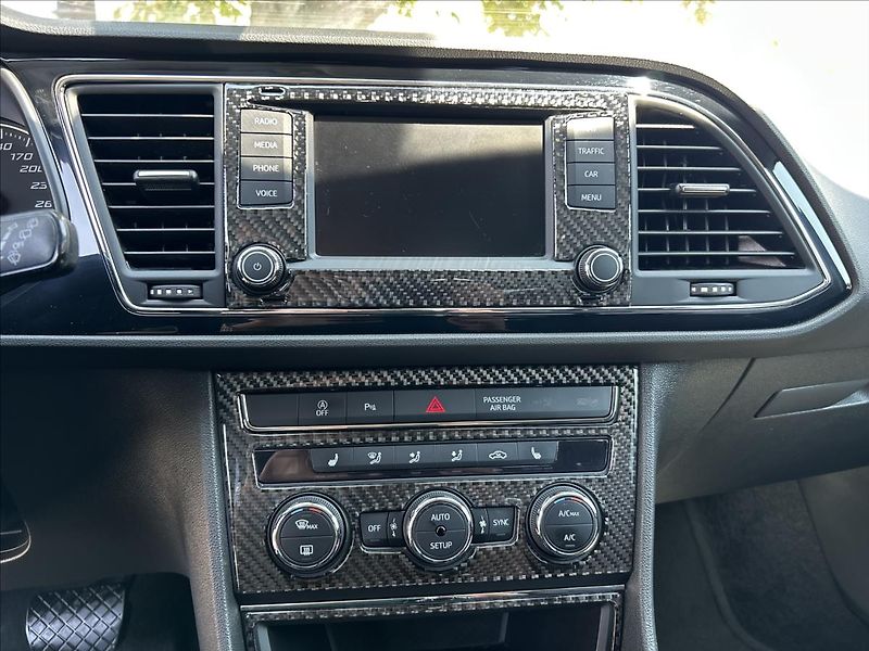 Seat Leon 2,0 TDi 110 kW DSG  Full LED - fotka 18 z 45