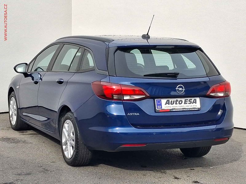 Opel Astra (2022) 1.5 CDTi, Bussines, navi, - fotka 6 z 17