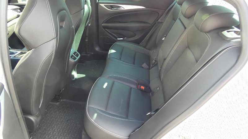 Opel Insignia 2,0 T 4x4 GSi - fotka 20 z 25