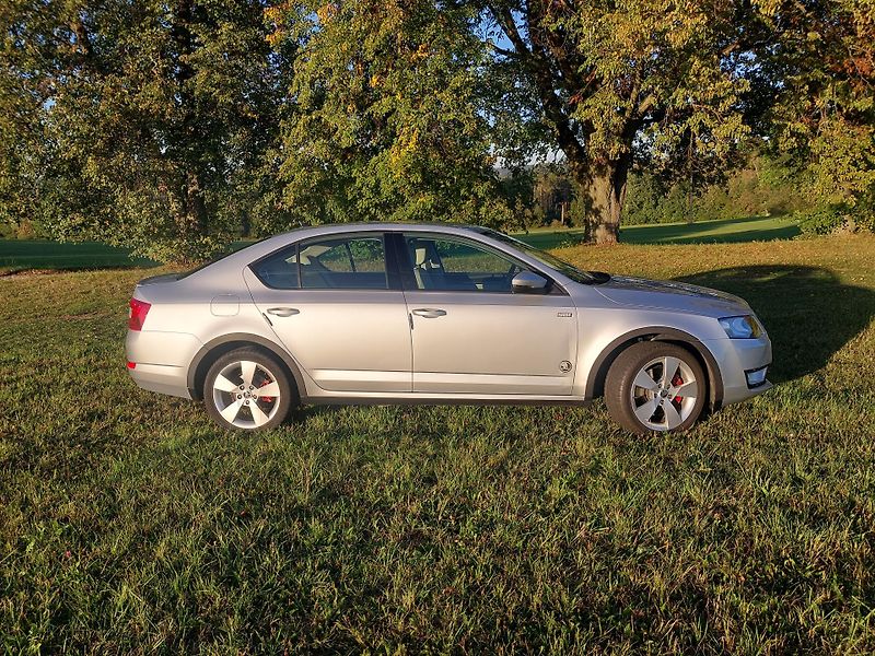 Škoda Octavia (2016) 46tis km, tažné, původ ČR - fotka 4 z 36