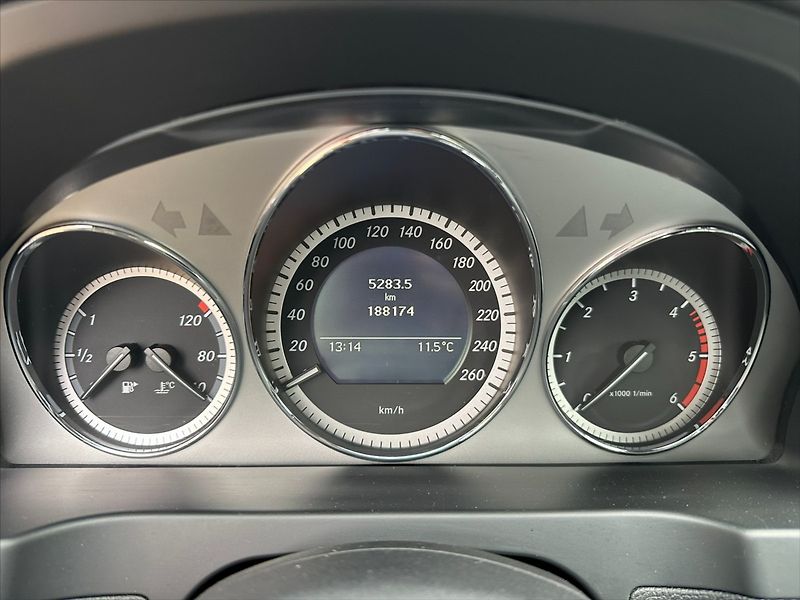 Mercedes-Benz Třídy C 2,1 CDI 100kW-SERVIS-MANUAL! - fotka 20 z 34