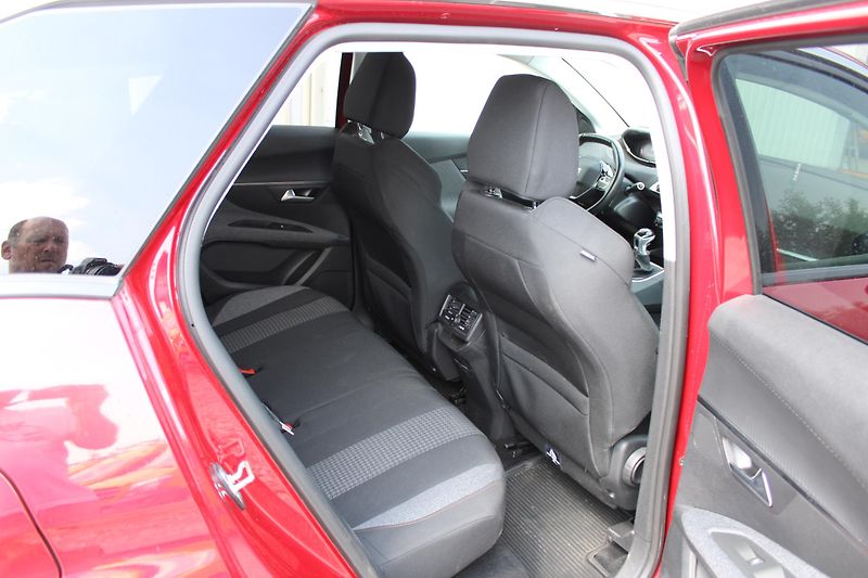 Peugeot 3008 1,5 HDI Allure 1.Majitel ČR - fotka 10 z 23