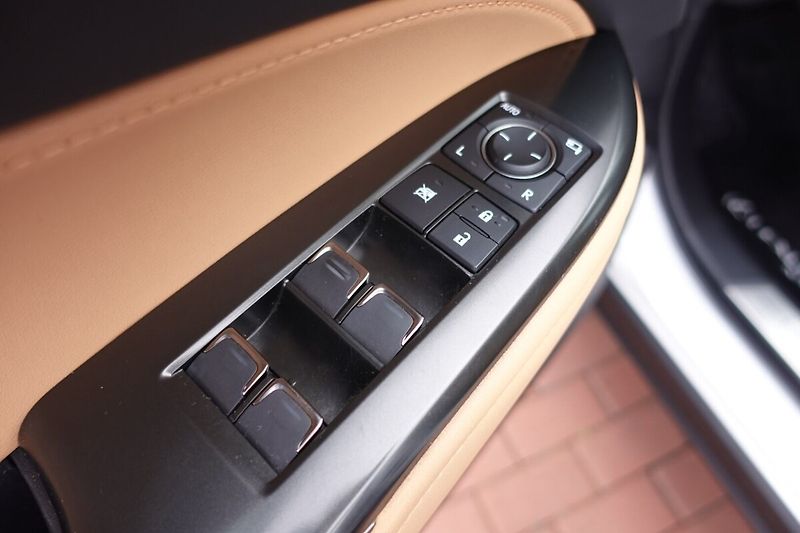 Lexus NX 350h NX350h Executive Top 4x4 - fotka 11 z 35