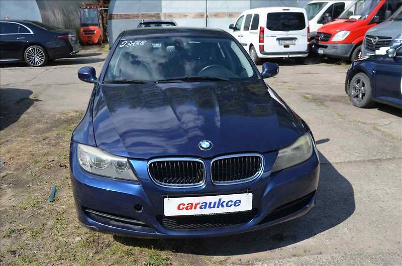 BMW Řada 3 (2010) 316D - fotka 2 z 20