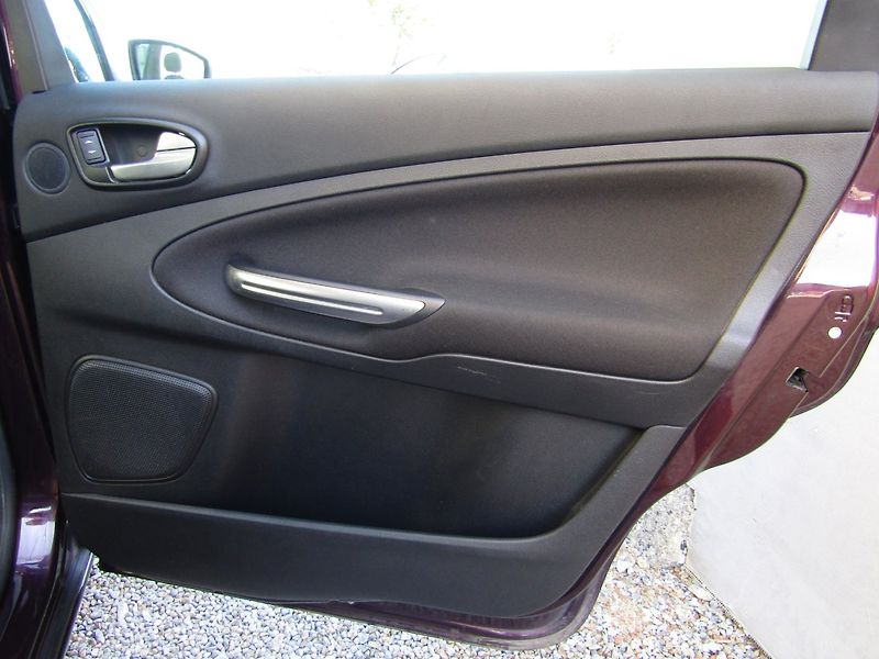 Ford S-MAX (2010) 2.0 TDCi EURO 5 - fotka 25 z 43