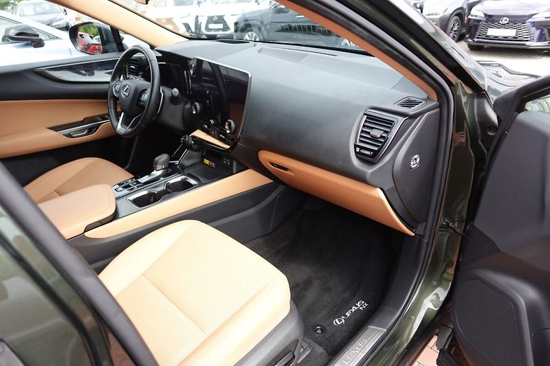 Lexus NX 350h NX350h Executive Top 4x4 - fotka 13 z 34