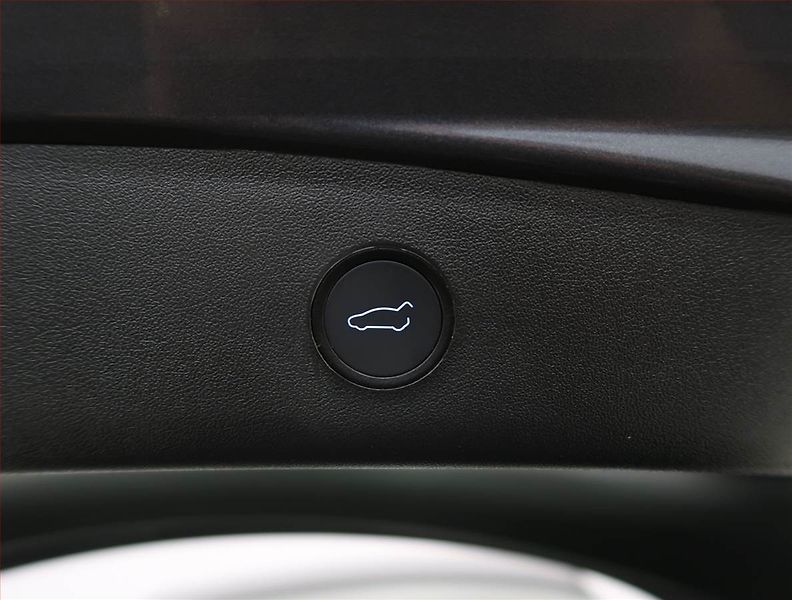 Tesla Model 3 (2023) Long Range 4WD 84kWh, SoH 97% - fotka 30 z 32