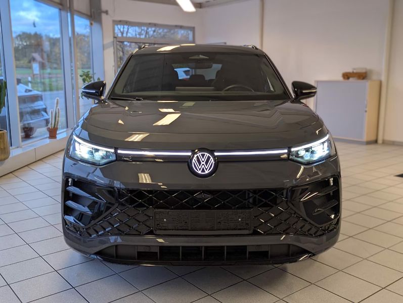 Volkswagen Tayron TDI 4M R-Line HuD Pano 360 IQ - fotka 2 z 34