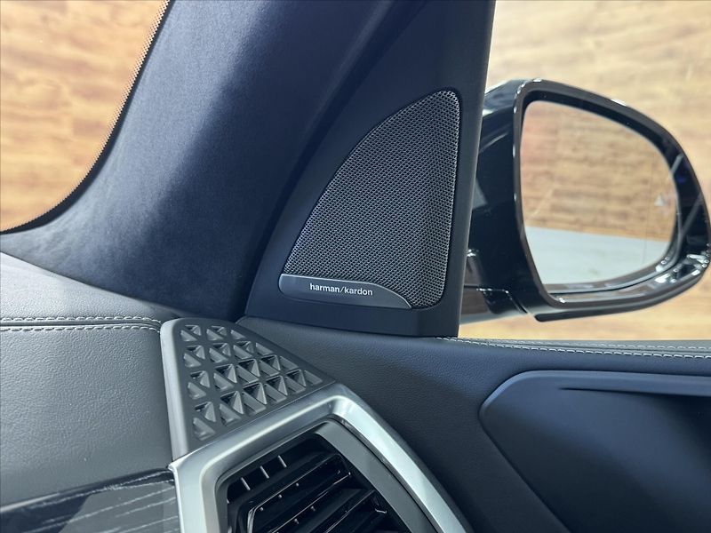 BMW X5 40d M-SPORT VZDUCH ZÁRUKA - fotka 32 z 37