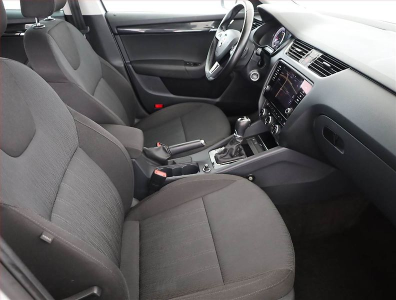 Škoda Octavia (2018) Style 2.0 TDI, Automat - fotka 7 z 19