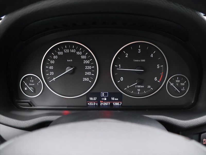 BMW X3 20d 2,0 xDrive 135kW Aut.klima - fotka 15 z 26