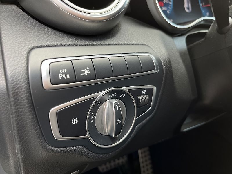Mercedes-Benz Třídy C C-Třída Mercedes-AMG 43 4MATIC - fotka 12 z 21