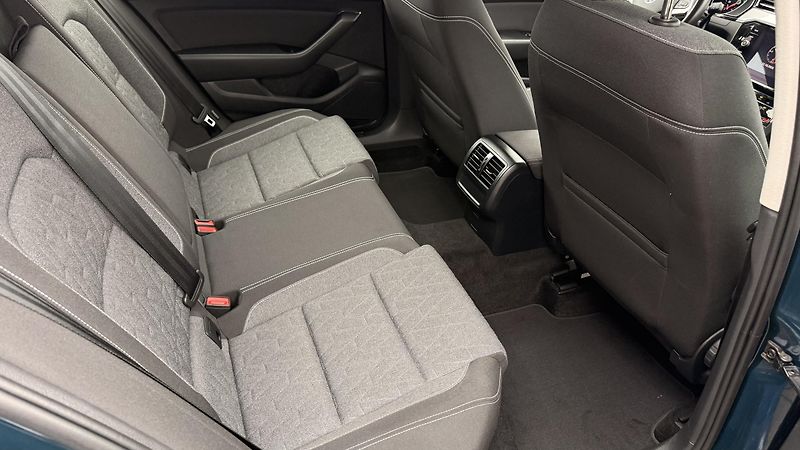 Volkswagen Passat (2023) 2.0TDI,DSG,ZÁRUKA,LED,DIESEL - fotka 41 z 60