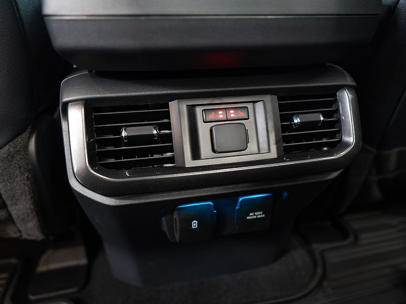 Ford F-150 (2024) 5.0 V8 Lariat, Lowered Edition - fotka 35 z 39