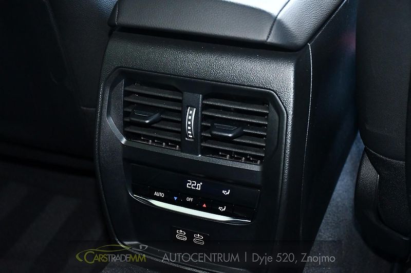 BMW Řada 3 320D XDRIVE M-SPORT ČR HUD - fotka 25 z 59
