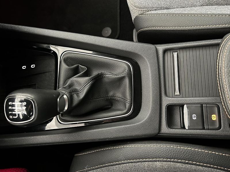 Škoda Octavia 1.5 TSI Top selection - fotka 15 z 23
