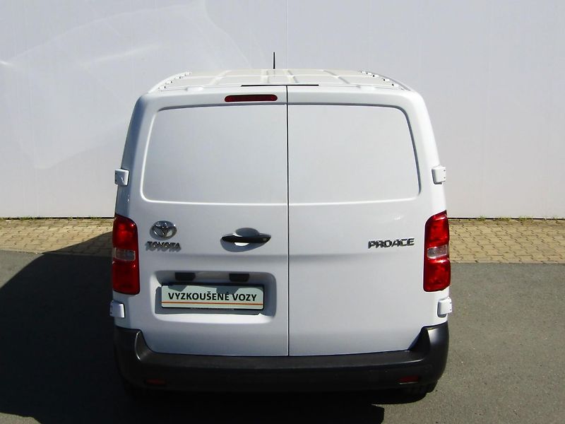 Toyota ProAce (2023) 1,5 D-4D 88 KW - fotka 12 z 26