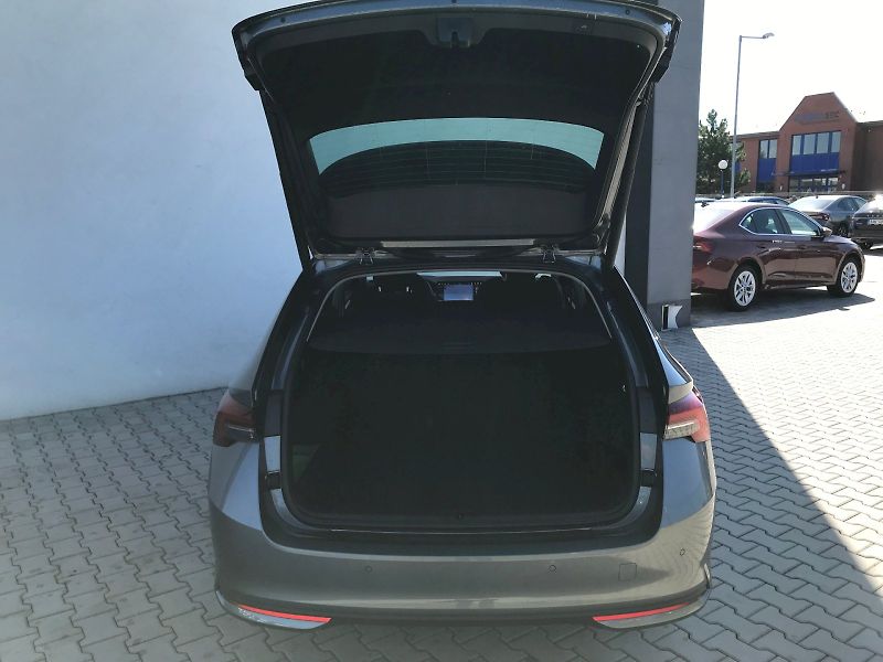 Škoda Octavia (2025) COMBI TOP SELECTION 2,0 TDI 85 - fotka 7 z 26