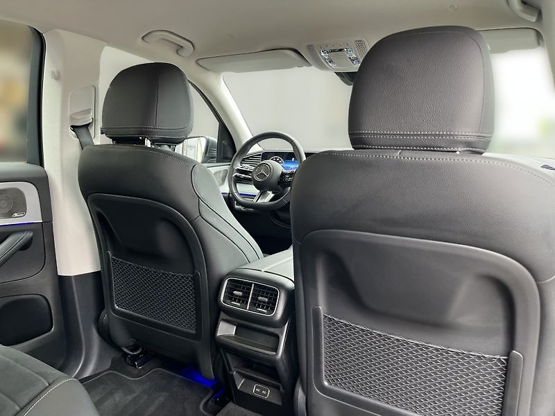 Mercedes-Benz GLE 300 d 4MATIC AMG Line Airmatic - fotka 18 z 18