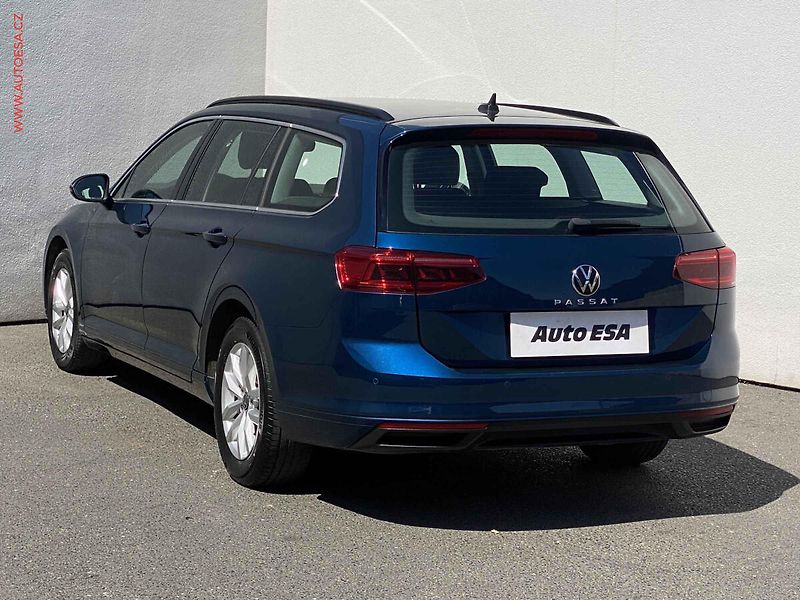 Volkswagen Passat (2020) 2.0 TDi, Highline, DSG, LED - fotka 6 z 19