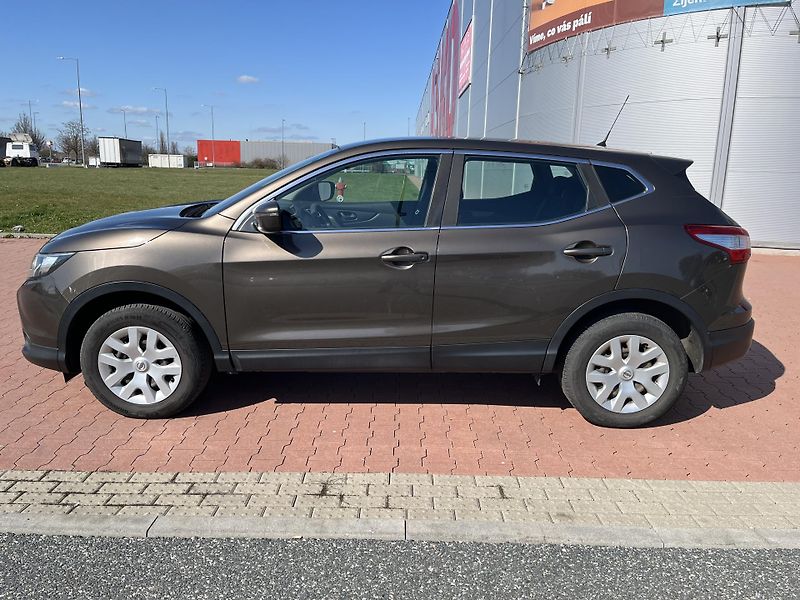 Nissan Qashqai 1.2 85 kW ČR - fotka 8 z 29