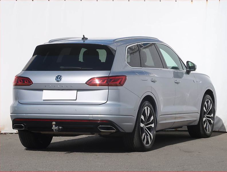 Volkswagen Touareg (2019) R-Line 3.0 TDI - fotka 5 z 27