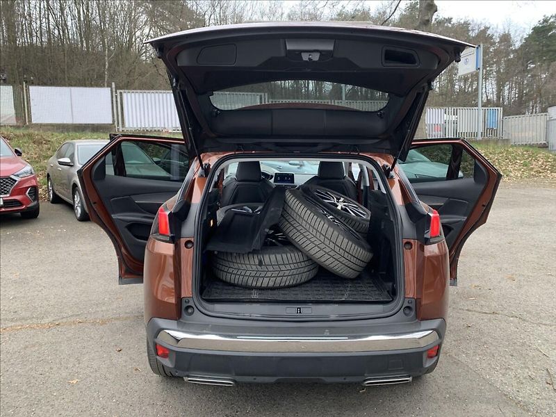 Peugeot 3008 1,2 PT ALLURE ČR,SERVISKA - fotka 15 z 16