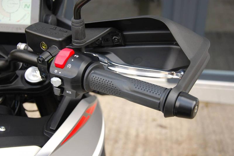 Morbidelli (2026) T10002VX WHITE - fotka 16 z 25