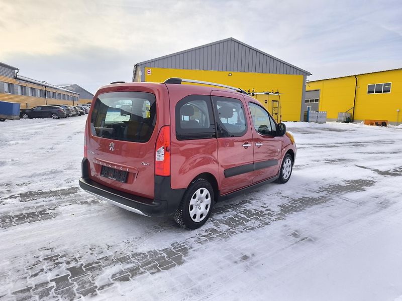 Peugeot Partner Tepee (2010) 1.6 HDi SERVISKA,DOLOŽENÉ KM - fotka 7 z 32