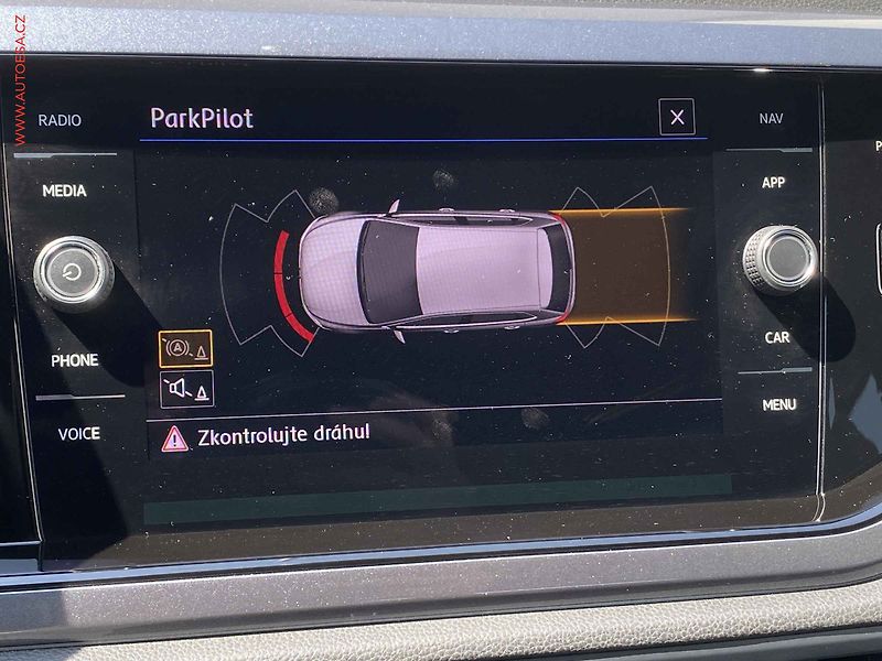 Volkswagen Polo (2018) 1.0 TSi, Highline, navi, - fotka 16 z 19