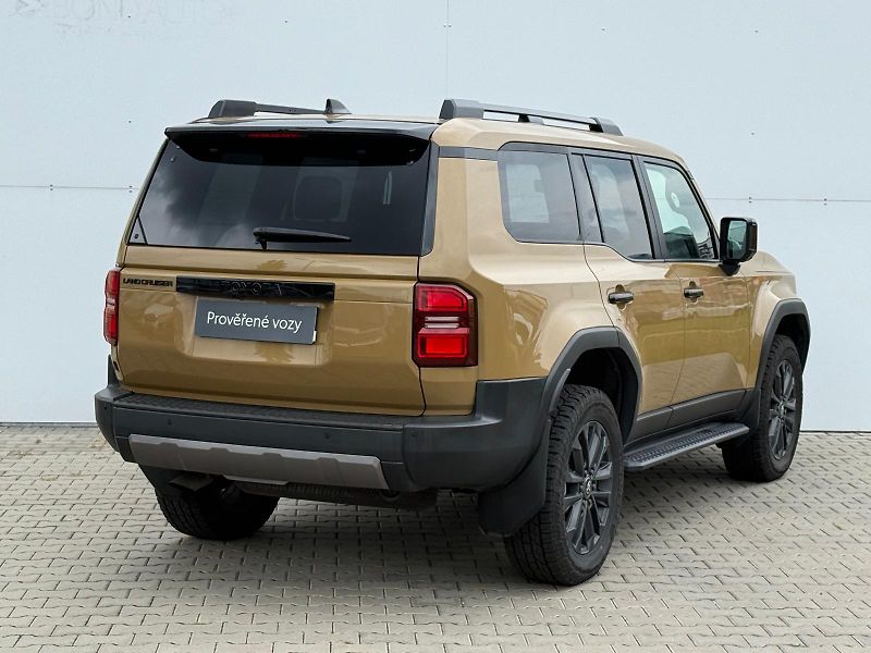 Toyota Land Cruiser 2.8 D-4D 6AT Executive MHEV AW - fotka 2 z 30