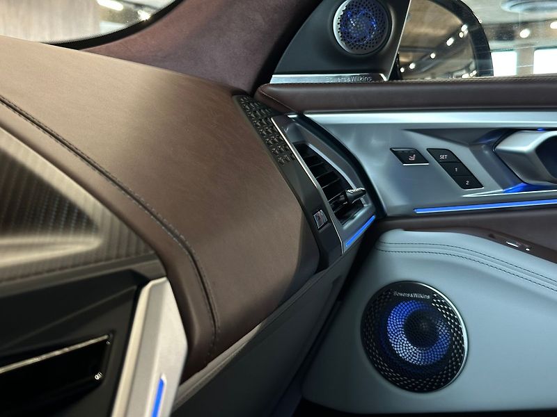 BMW XM 480 kW, Bowers,Masáž,Ventilace - fotka 42 z 49