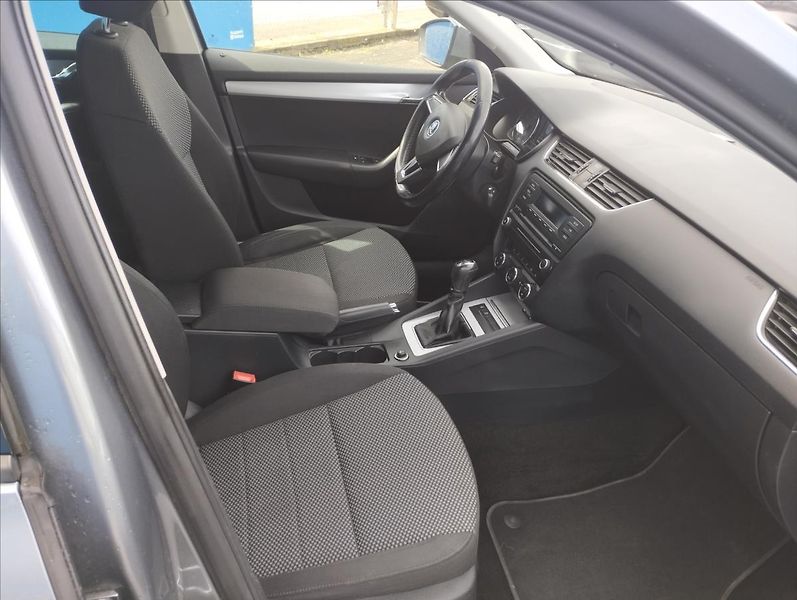 Škoda Octavia 1,2 TSi 77KW - fotka 8 z 17