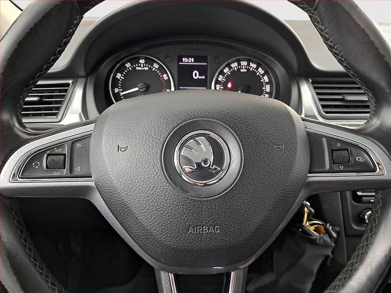Škoda Rapid (2014) Spaceback 1.2 TSI, ČR,1.maj - fotka 15 z 16