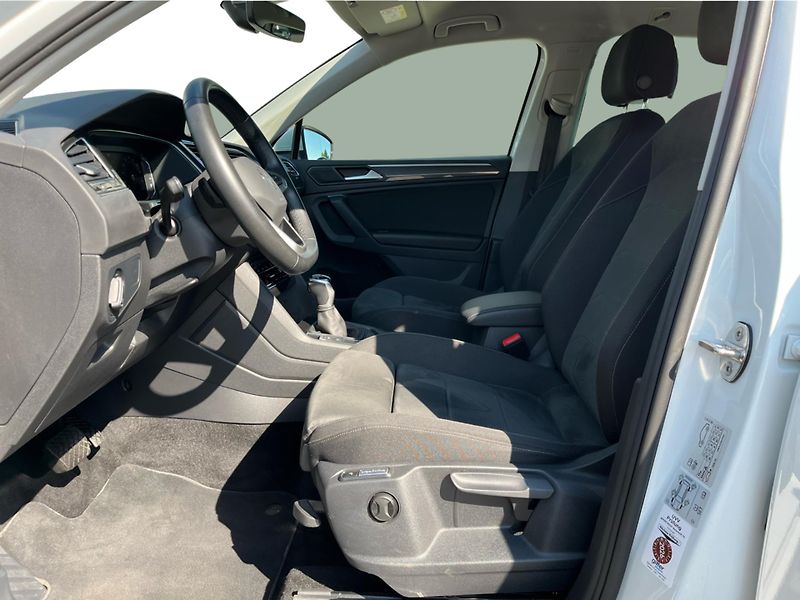 Volkswagen Tiguan 2.0TDI 110kW DSG Business Prem - fotka 11 z 30