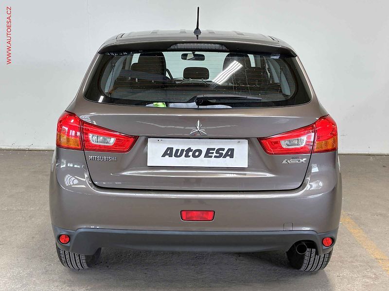 Mitsubishi ASX (2015) 1.6 MIVEC, AC, STK3/28 - fotka 5 z 13
