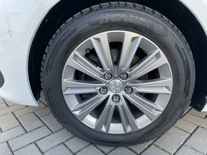 Peugeot 308 (2019) SW 1.5HDi 96kW Allure! - fotka 33 z 34