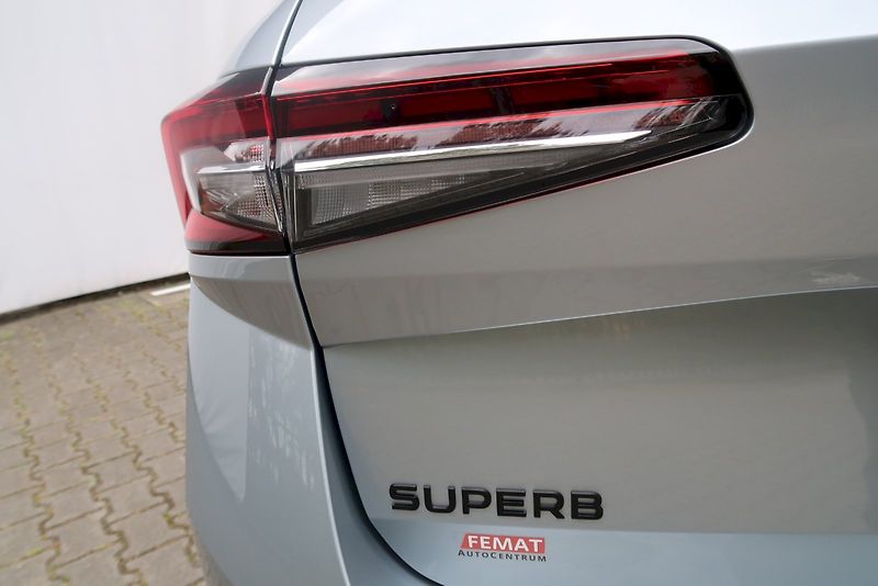 Škoda Superb (2025) Combi SportLine 1,5 TSI 150 kW - fotka 29 z 33