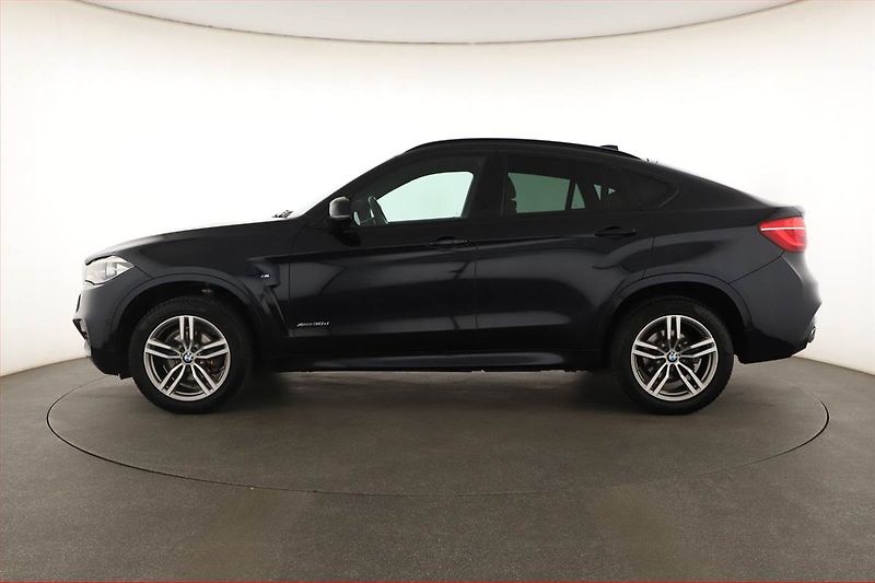 BMW X6 (2018) xDrive30d - fotka 3 z 27
