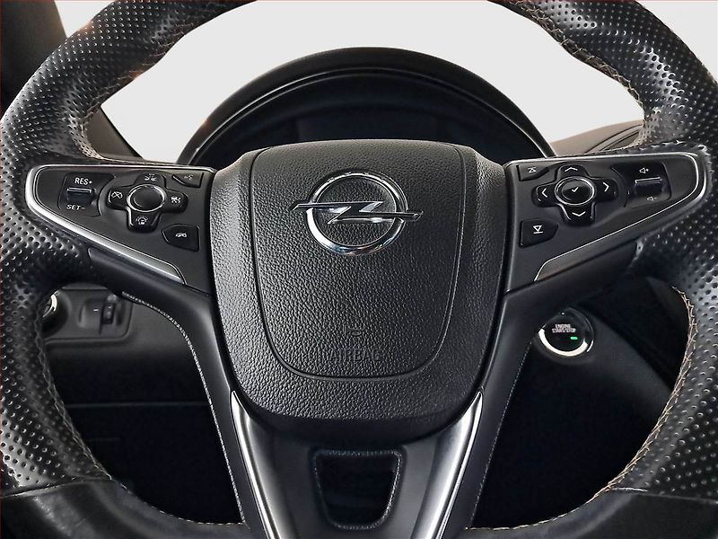 Opel Insignia (2015) 2.0 BiTurbo CDTI, 4X4 - fotka 15 z 17