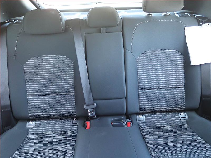 Kia XCeed (2022) Silver 1.5 T-GDI - fotka 10 z 17