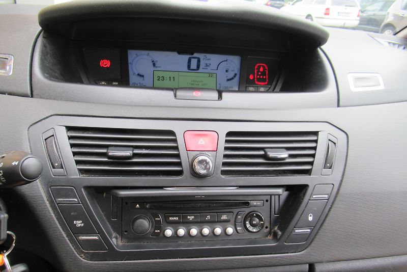 Citroën C4 Picasso 1.6 HDi AUT. KLIMA TAŽNÉ - fotka 11 z 21