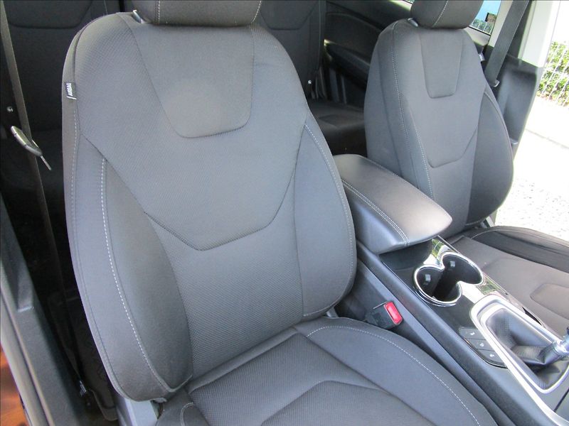 Ford S-MAX 1.5 EcoBoost, aut. klima, LED - fotka 19 z 44