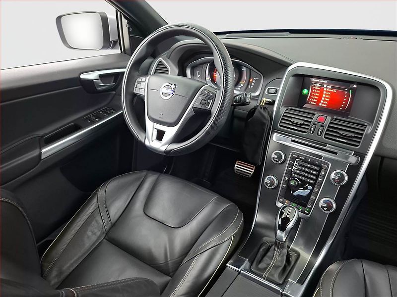 Volvo XC60 (2017) R-Design D4, 4X4, Automat - fotka 7 z 21
