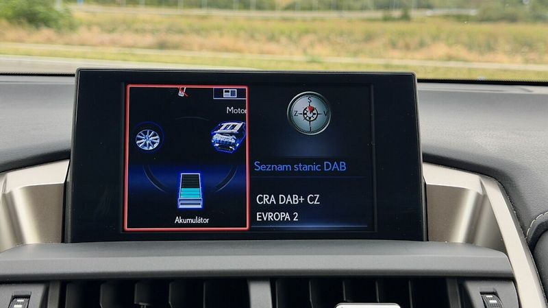 Lexus NX 300h 300H 2,5 HEV PREMIUM (LUXURY T - fotka 23 z 35
